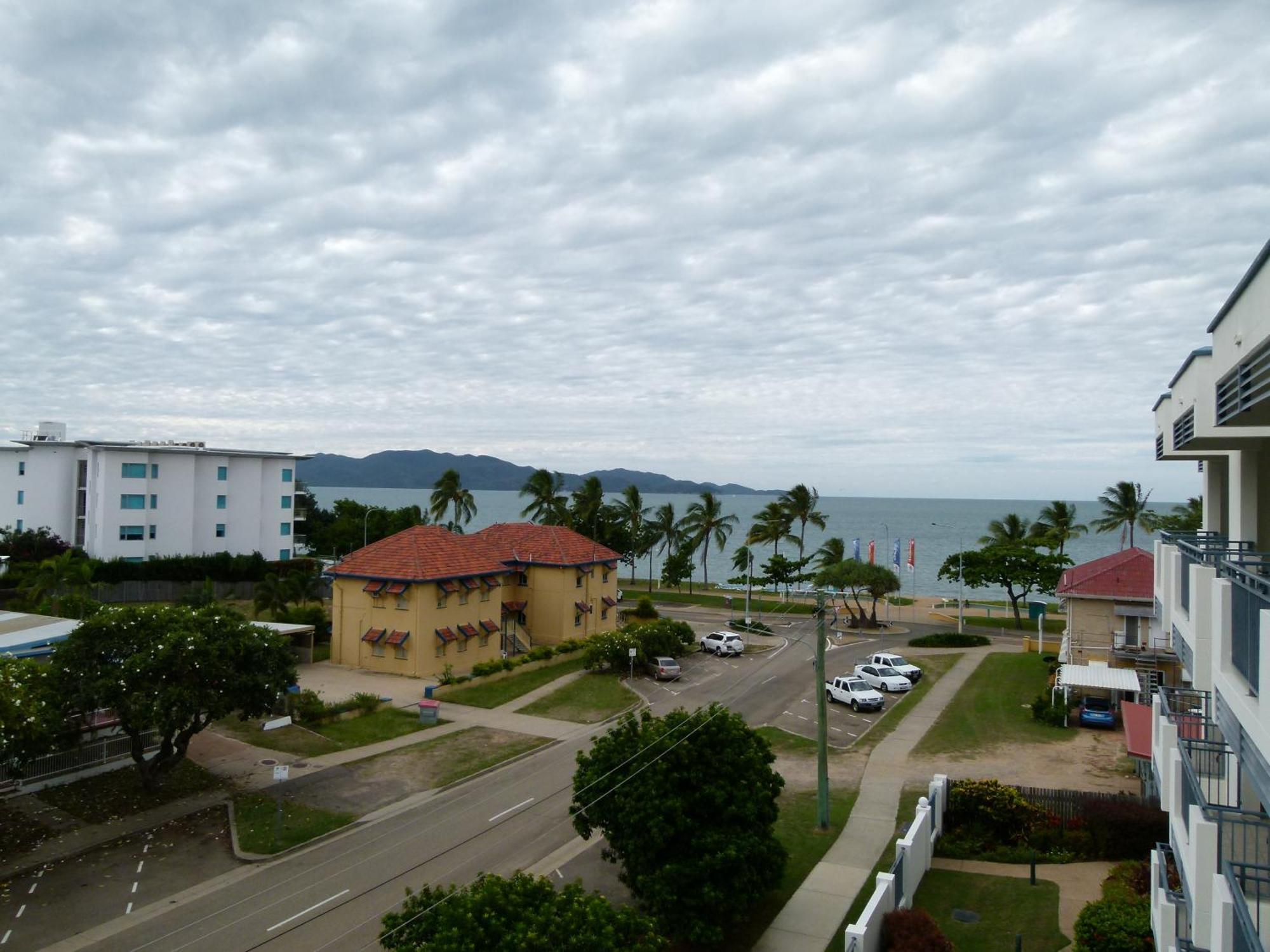 Madison Ocean Breeze Apartments Townsville Esterno foto