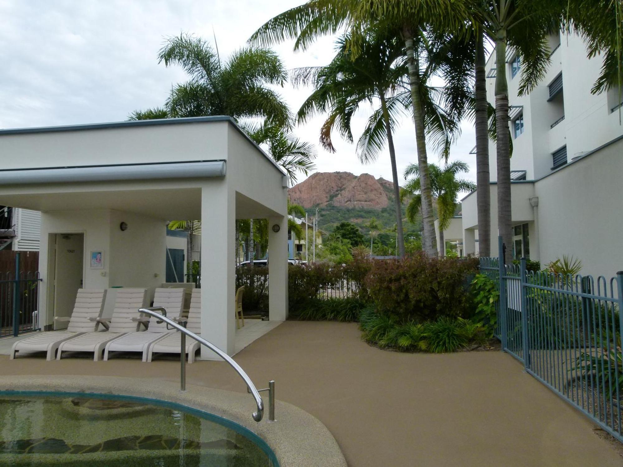 Madison Ocean Breeze Apartments Townsville Esterno foto