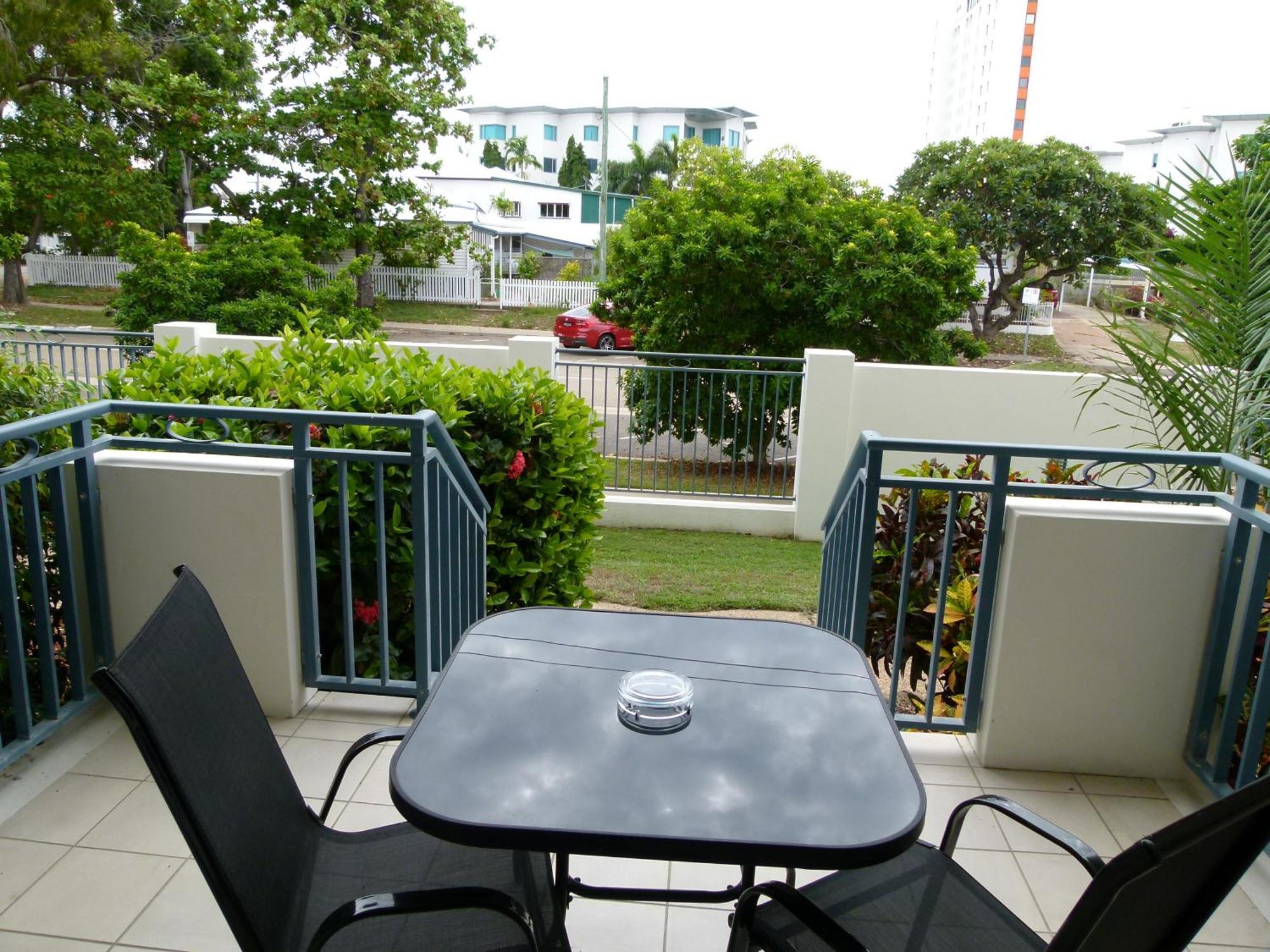 Madison Ocean Breeze Apartments Townsville Esterno foto
