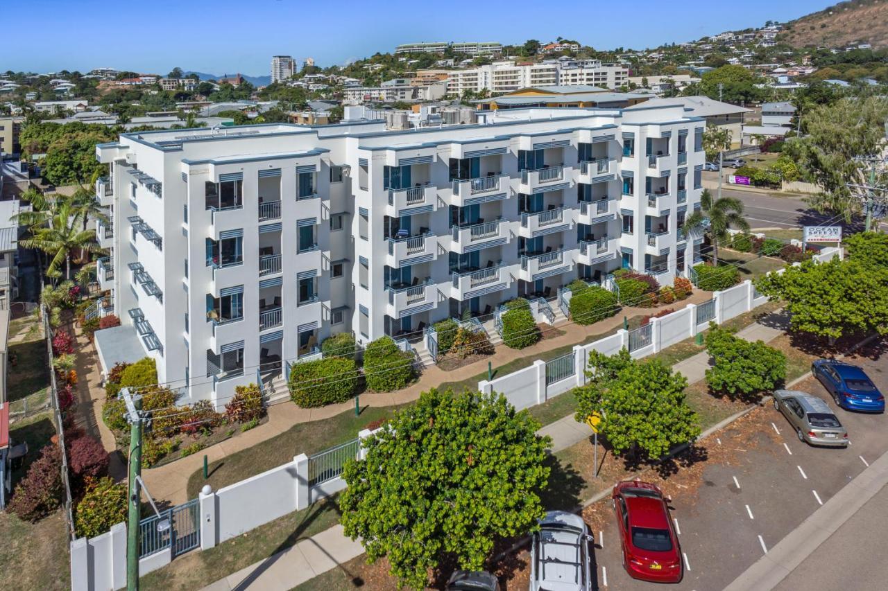 Madison Ocean Breeze Apartments Townsville Esterno foto